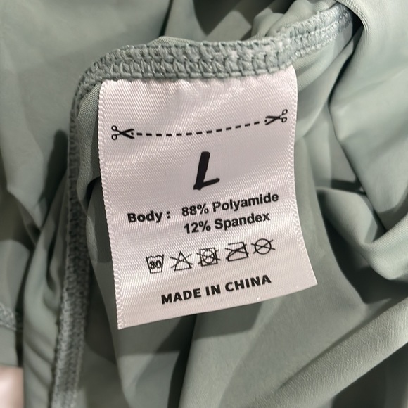 Light green tank - Picture 3 of 3